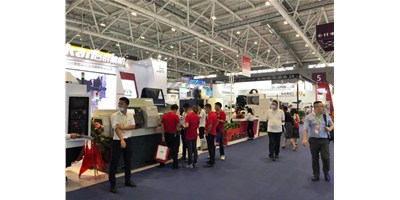 展会快讯：第22届深圳机械展今日开幕，申博官网精机带您直播看展